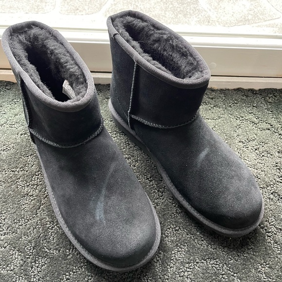 UGG Classic Mini Bootie - Picture 7 of 11